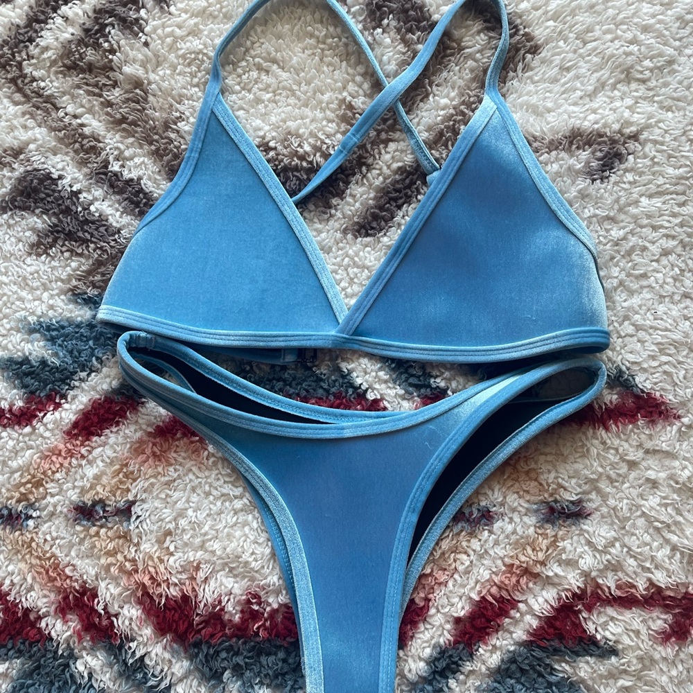 Brand new hoaka swim set never worn